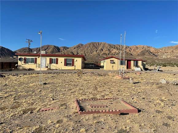 5 Acres of Residential Land with Home for Sale in Yermo, California