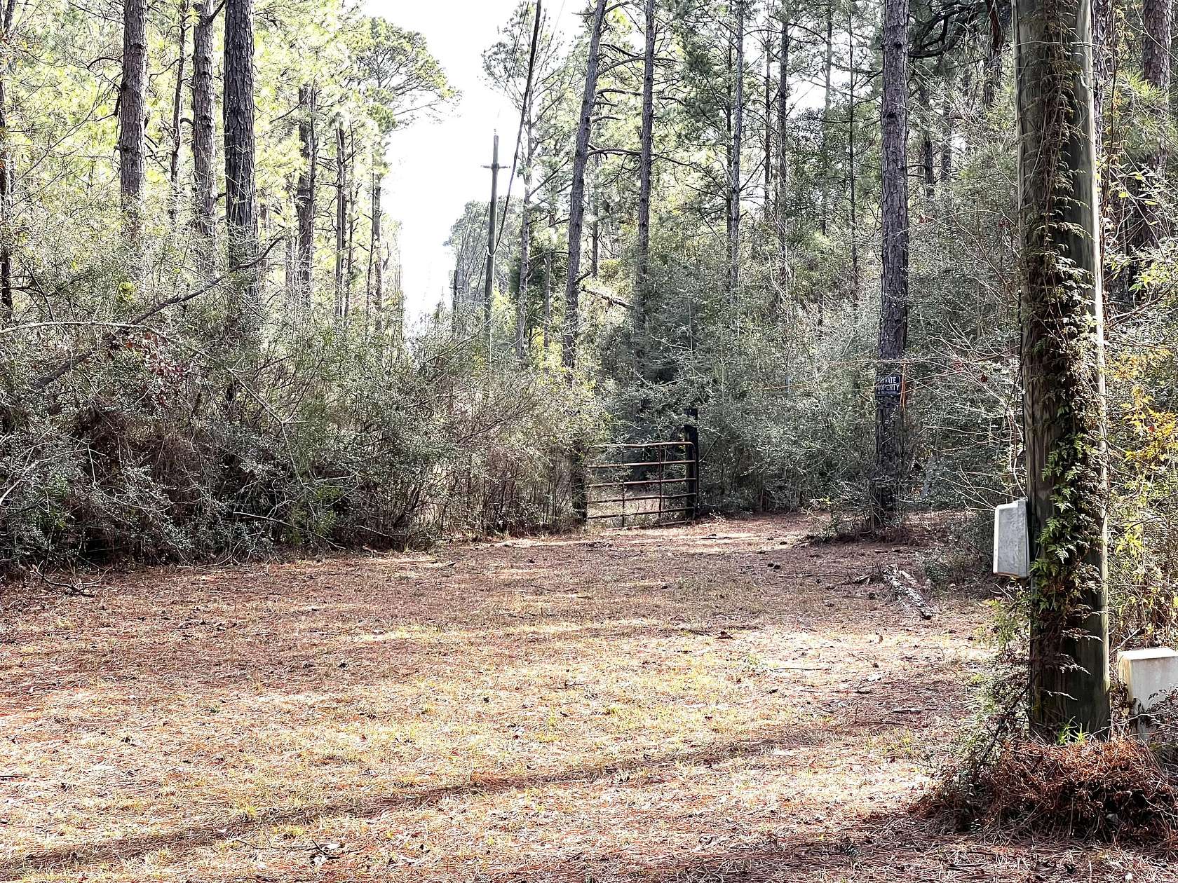 2.48 Acres of Land for Sale in DeFuniak Springs, Florida