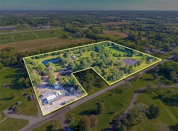 12.2 Acres of Improved Land for Sale in Brookfield, Missouri