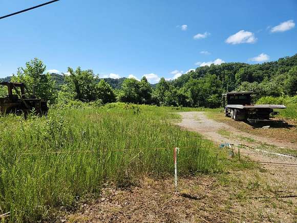 9.6 Acres of Residential Land for Sale in Huddy, Kentucky
