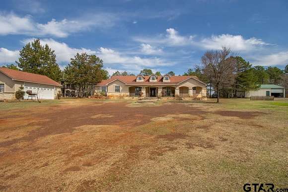 11.2 Acres of Land with Home for Sale in Tyler, Texas