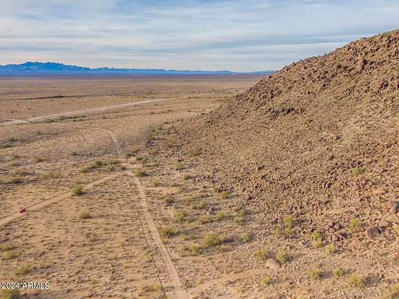 16.5 Acres of Land for Sale in Yucca, Arizona