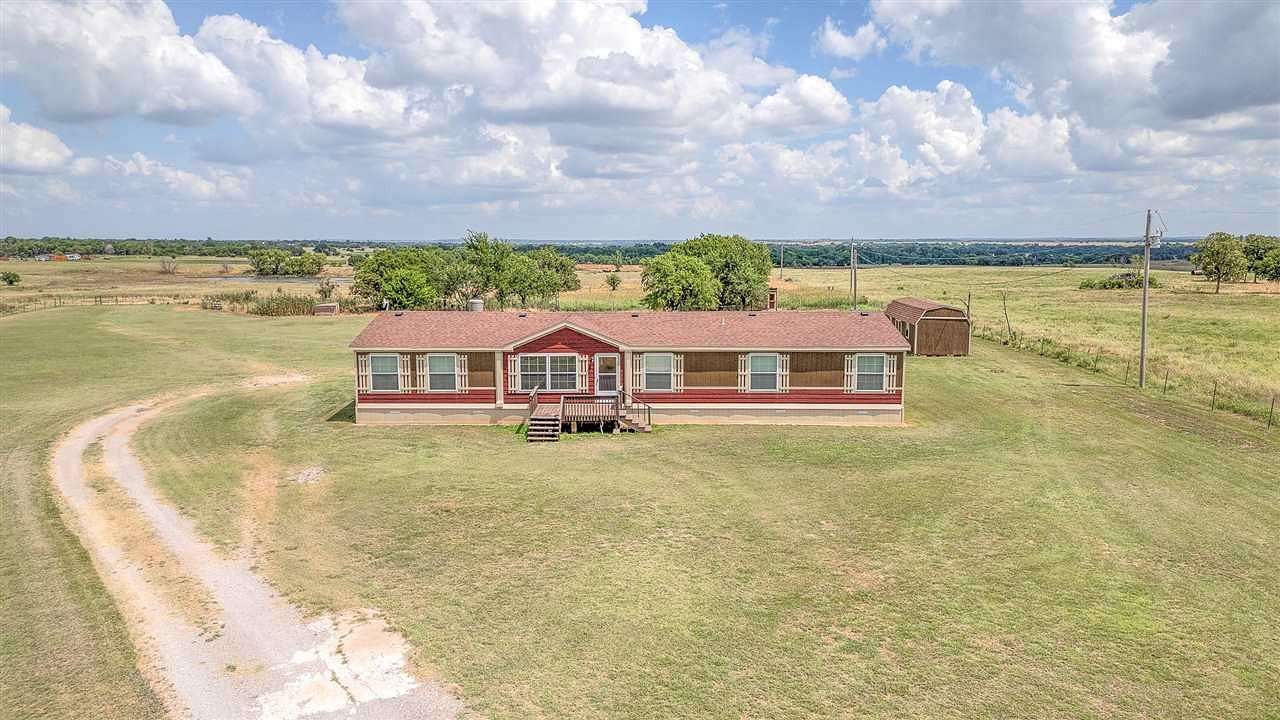 40 Acres of Land with Home for Sale in Lawton, Oklahoma
