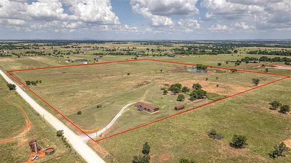 40 Acres of Land with Home for Sale in Lawton, Oklahoma