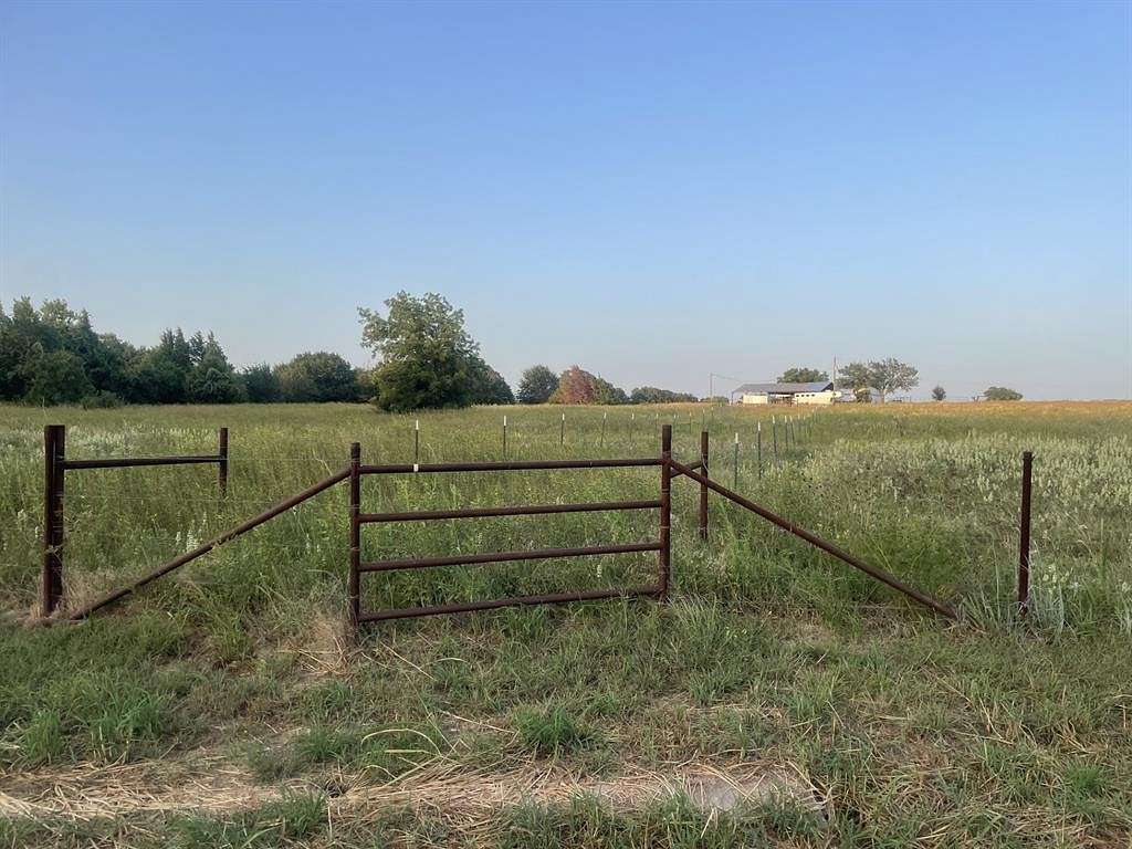 5 Acres of Land for Sale in Decatur, Texas