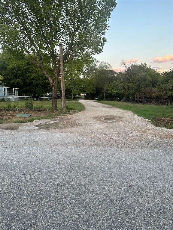 4.5 Acres of Land with Home for Sale in Ferris, Texas