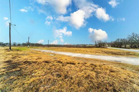 1.4 Acres of Residential Land for Sale in Joshua, Texas