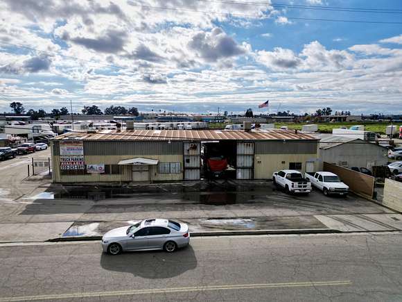 5.6 Acres of Improved Commercial Land for Sale in Fresno, California