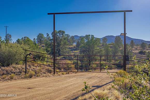7 Acres of Agricultural Land for Sale in Peeples Valley, Arizona