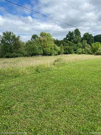 1.1 Acres of Residential Land for Sale in Fenton, Michigan