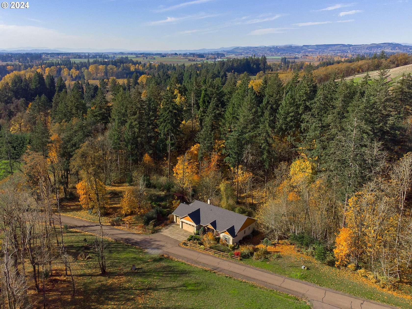 8 Acres of Residential Land with Home for Sale in Newberg, Oregon