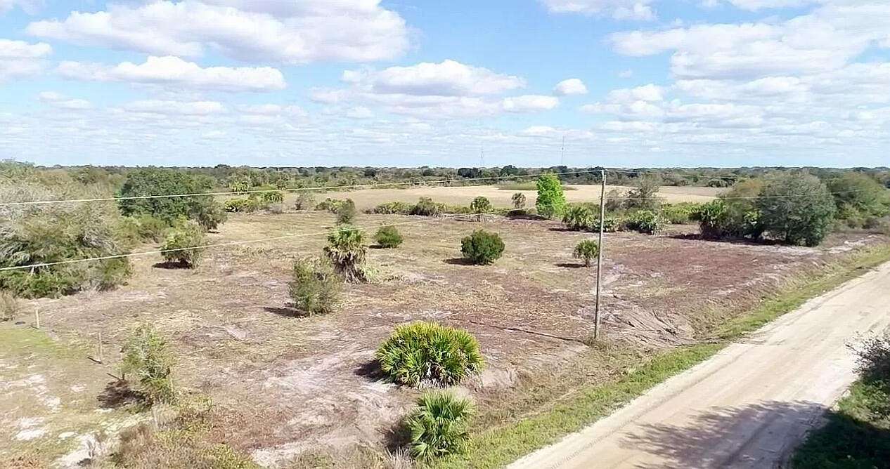 5 Acres of Residential Land for Sale in Okeechobee, Florida