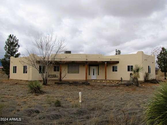 6.4 Acres of Land with Home for Sale in Hereford, Arizona