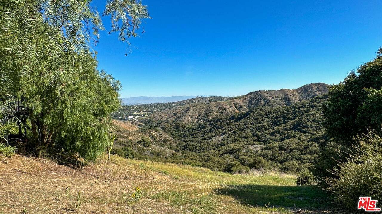 0.06 Acres of Land for Sale in Calabasas, California