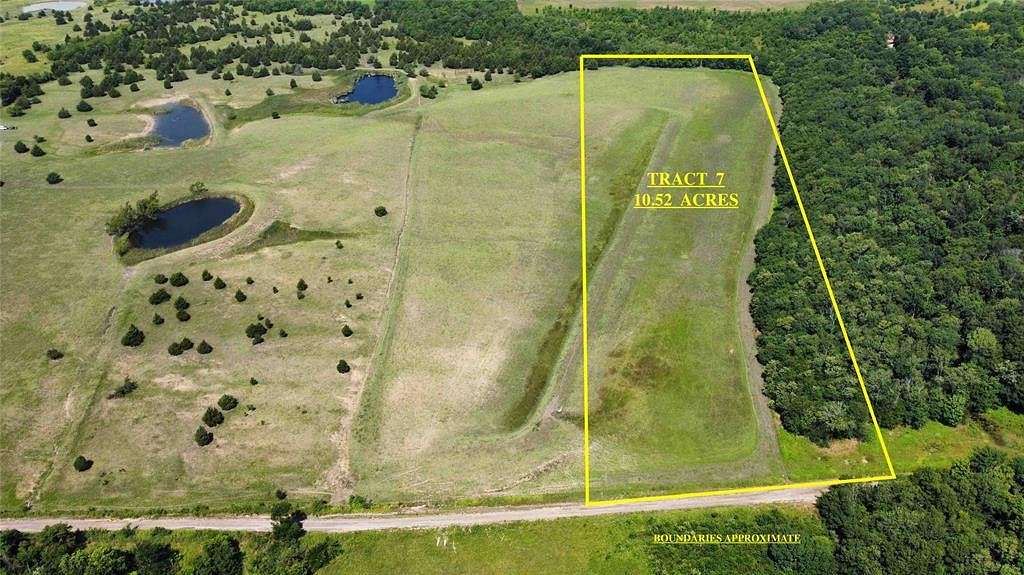 10.5 Acres of Land for Sale in Honey Grove, Texas