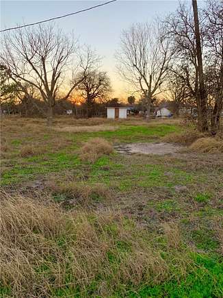 1.5 Acres of Land for Sale in Skidmore, Texas