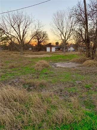 1.462 Acres of Land for Sale in Skidmore, Texas