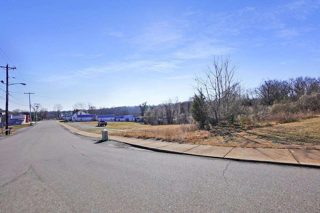 2.6 Acres of Mixed-Use Land for Sale in Dover, Tennessee