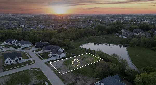 0.59 Acres of Residential Land for Sale in Urbandale, Iowa
