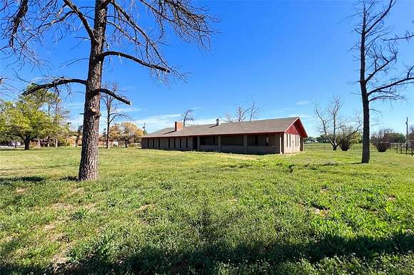 6 Acres of Land with Home for Sale in Vernon, Texas