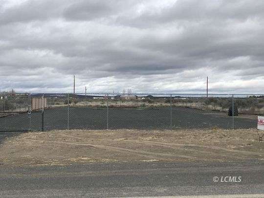 0.28 Acres of Commercial Land for Sale in Christmas Valley, Oregon