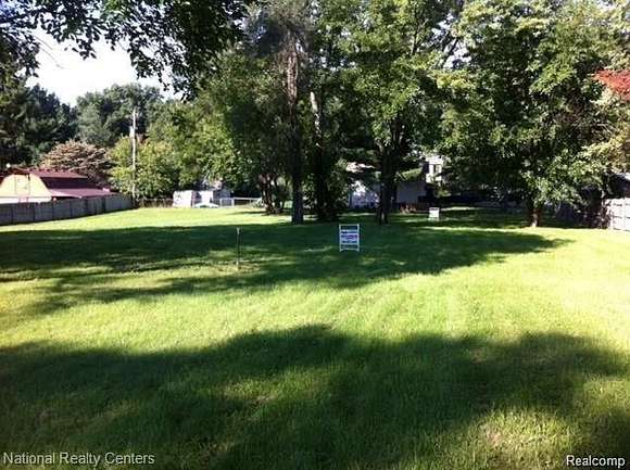 0.22 Acres of Residential Land for Sale in Waterford, Michigan