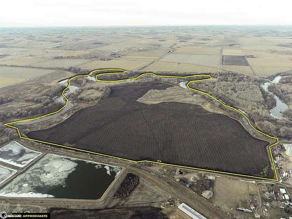 300 Acres of Recreational Land & Farm for Sale in Akron, Iowa