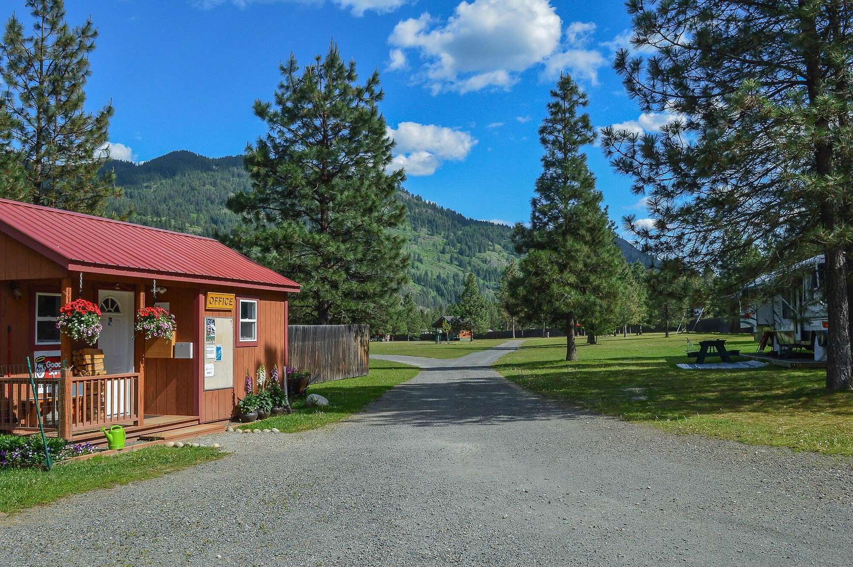 9.23 Acres of Improved Commercial Land for Sale in Kettle Falls, Washington