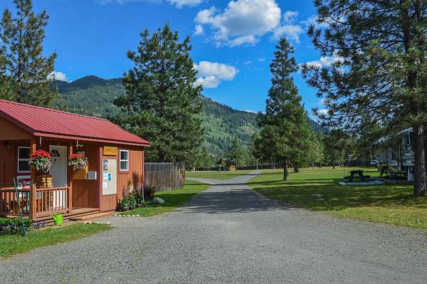 9.23 Acres of Improved Commercial Land for Sale in Kettle Falls, Washington