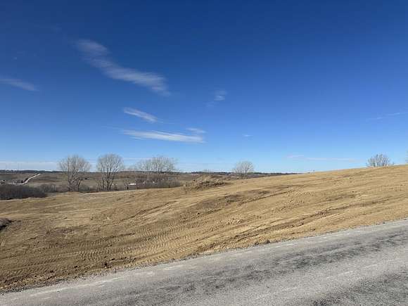 25 Acres of Agricultural Land for Sale in Glenwood, Iowa