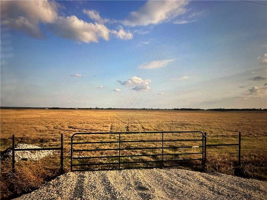 15.1 Acres of Land for Sale in Marlin, Texas