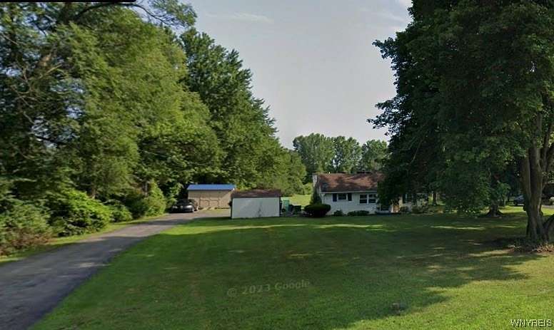 2.6 Acres of Residential Land with Home for Sale in Lockport Town, New York