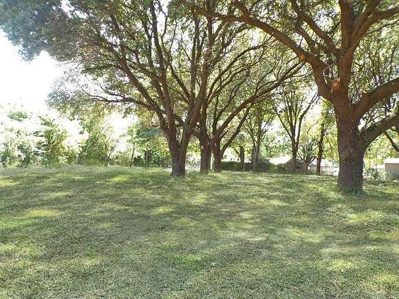 0.81 Acres of Residential Land for Sale in Gun Barrel City, Texas