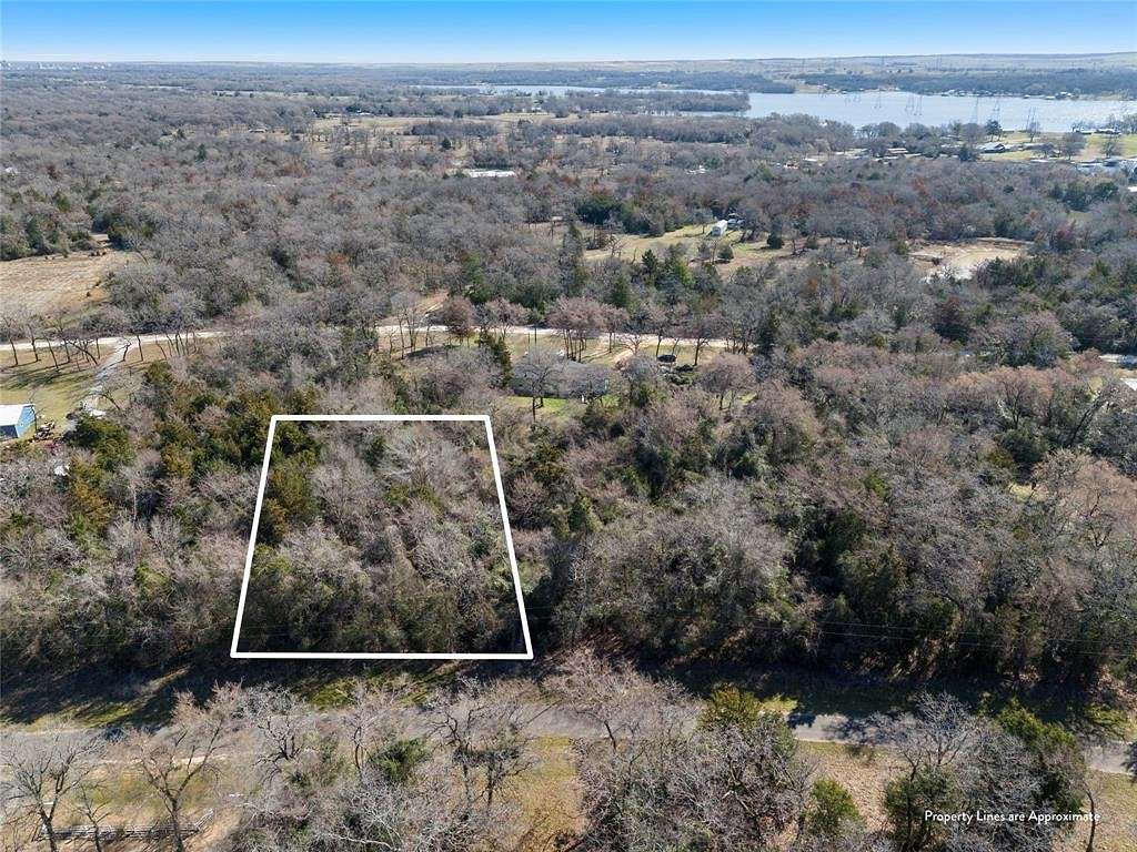 0.5 Acres of Land for Sale in Jewett, Texas
