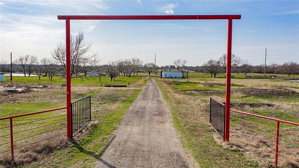 16.2 Acres of Land with Home for Sale in Lone Oak, Texas