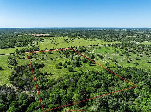 16 Acres of Recreational Land & Farm for Sale in Carmine, Texas