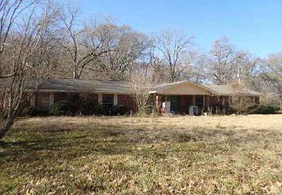 9.7 Acres of Residential Land with Home for Auction in Satartia, Mississippi