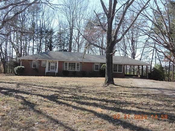 2 Acres of Residential Land with Home for Sale in Farmville, Virginia