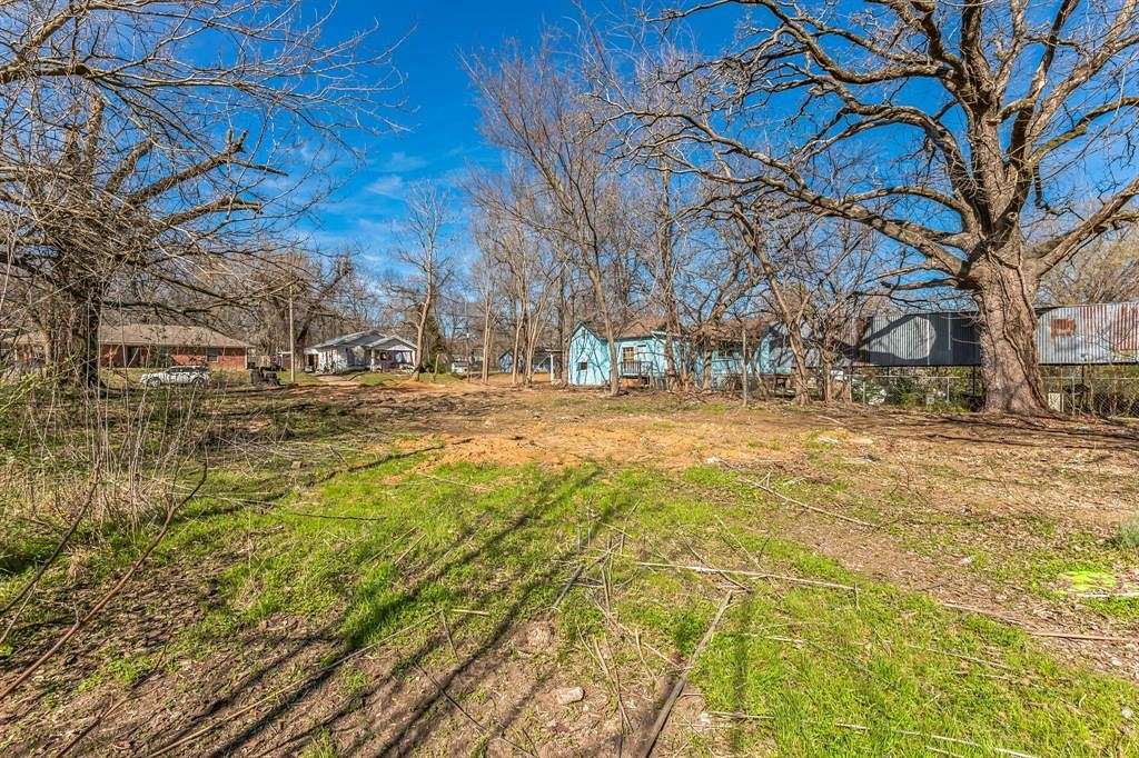 0.77 Acres of Residential Land for Sale in Paris, Texas