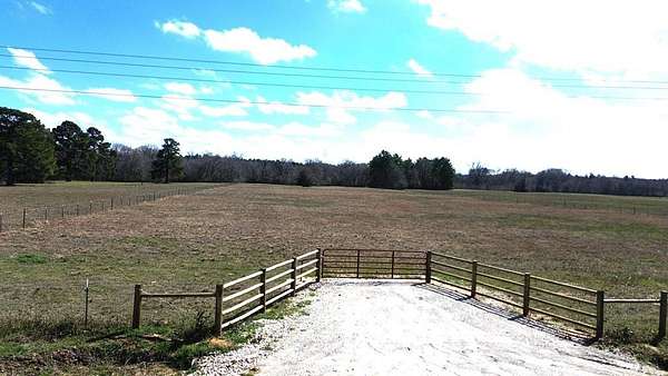 5 Acres of Residential Land for Sale in Crockett, Texas