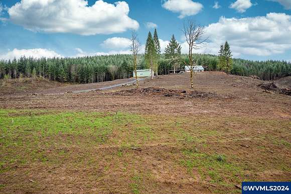 32 Acres of Agricultural Land with Home for Sale in Sheridan, Oregon
