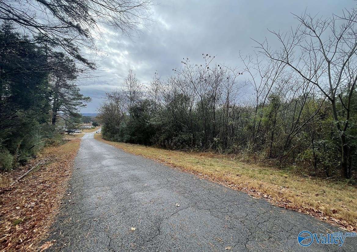 5 Acres of Land for Sale in Guntersville, Alabama