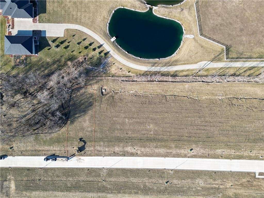 0.38 Acres of Residential Land for Sale in Urbandale, Iowa