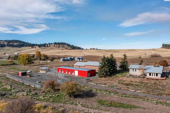 12 Acres of Land with Home for Sale in Palouse, Washington