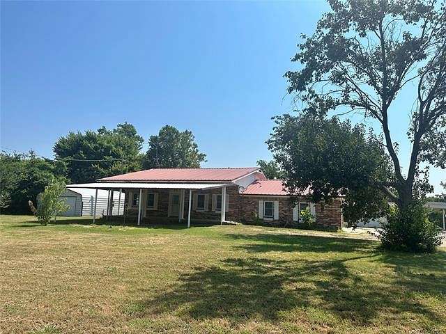 3.86 Acres of Residential Land with Home for Sale in Eufaula, Oklahoma