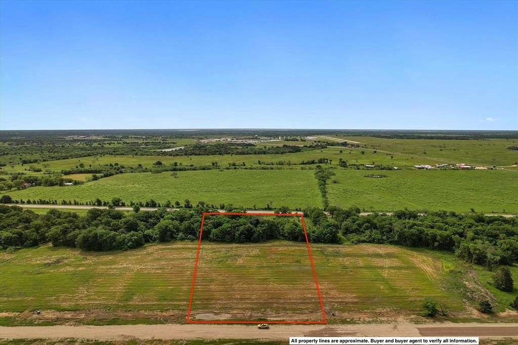 2.7 Acres of Residential Land for Sale in Corsicana, Texas