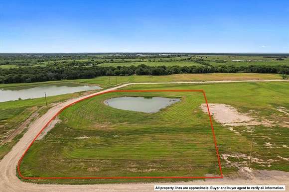 2.6 Acres of Residential Land for Sale in Corsicana, Texas
