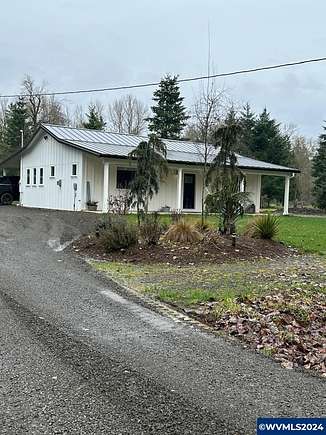5.9 Acres of Residential Land with Home for Sale in Molalla, Oregon