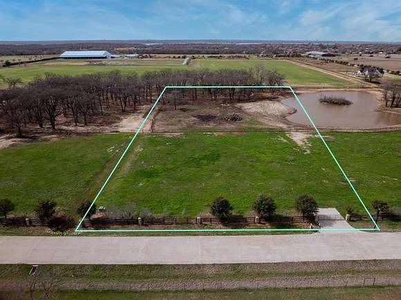2.5 Acres of Residential Land for Sale in Oak Point, Texas
