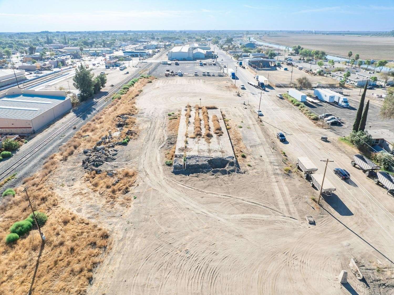 1.43 Acres of Commercial Land for Sale in Firebaugh, California